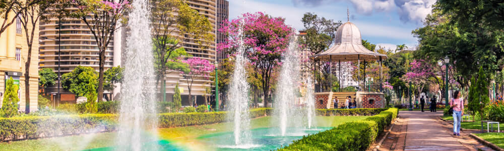 fotografia da praça da liberdade em belo horizonte